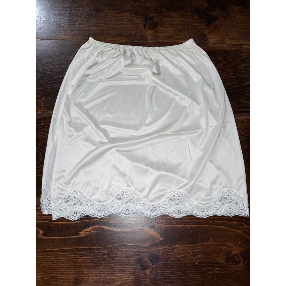 Vintage Body Lites for JCPenney Ivory Lace Trim Half Slip Antron III Nylon Med
